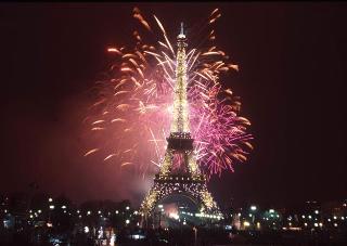 Le monde fait ses adieux à l année 2011 et célèbre 2012